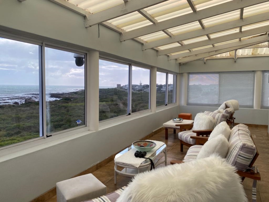 5 Bedroom Property for Sale in Sandbaai Western Cape